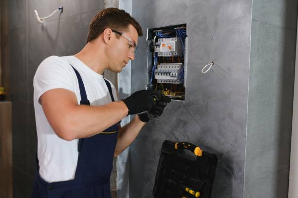 Best Licensed Electrician  in Green Forest, AR