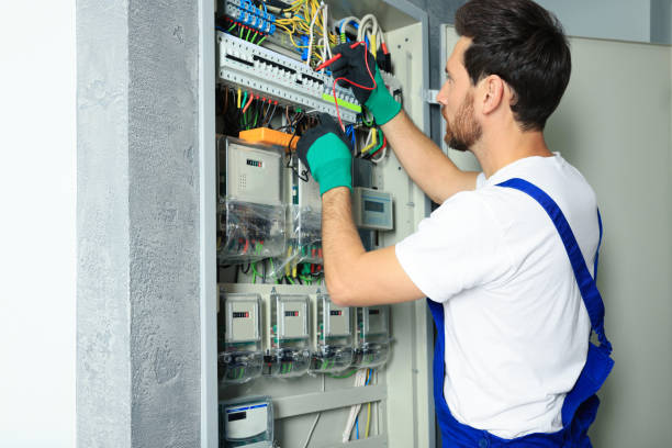 Professional Electrician in Green Forest, AR